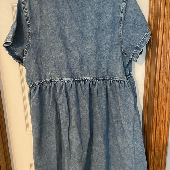 Plus size denim shirt dress - Picture 7 of 8